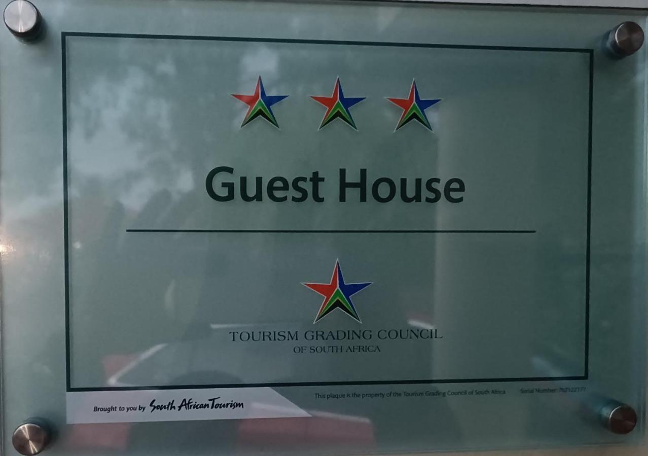 Lala Poa Guest House Klerksdorp Exterior foto